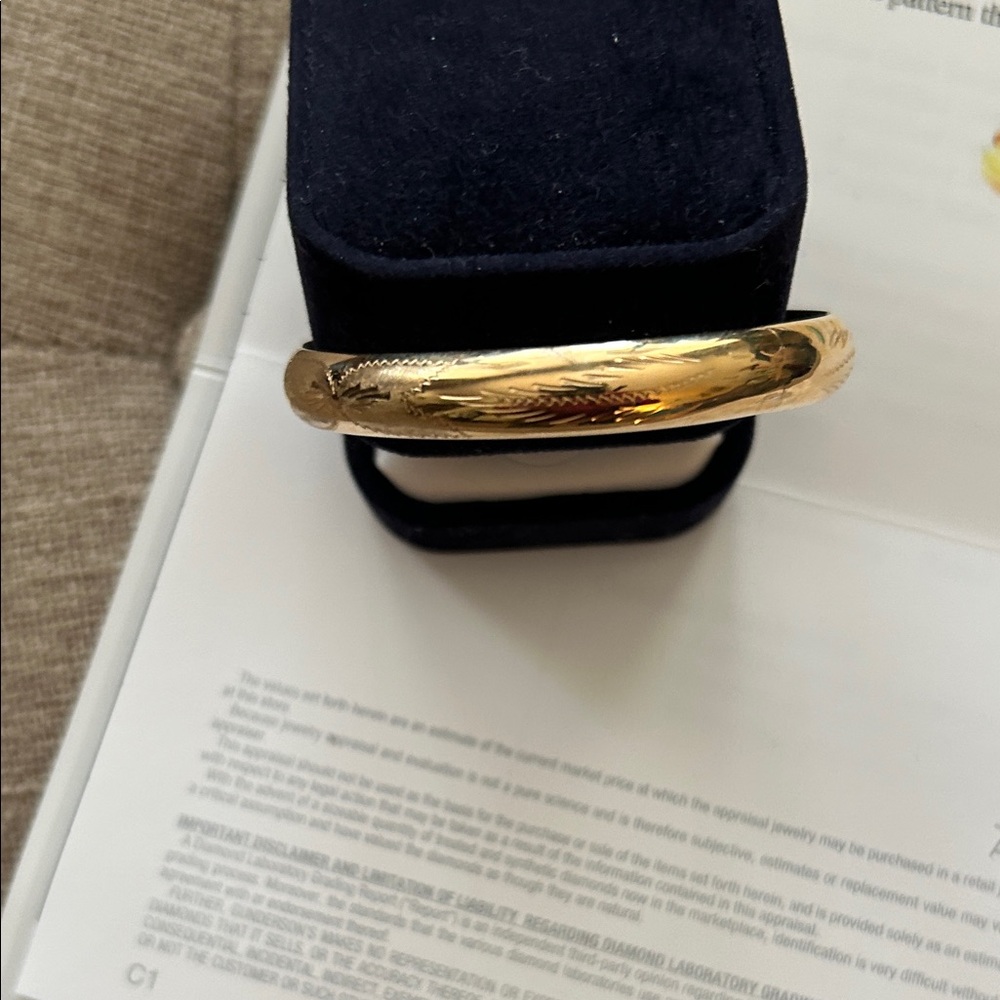 Vintage (1987) New Never Worn 14k Gold Hollow Hinged Etched Bangle Bracelet